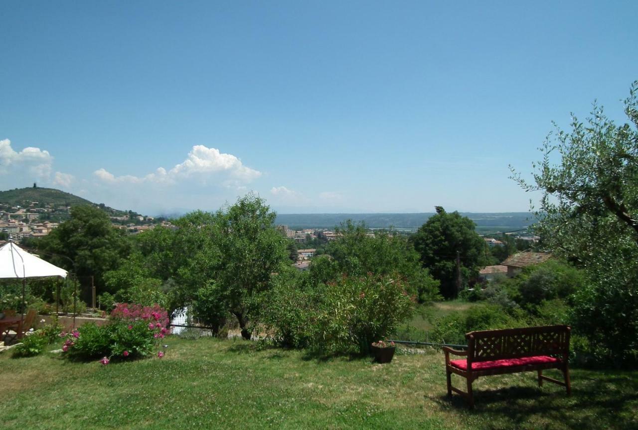 Une Heure Bleue Manosque Bagian luar foto